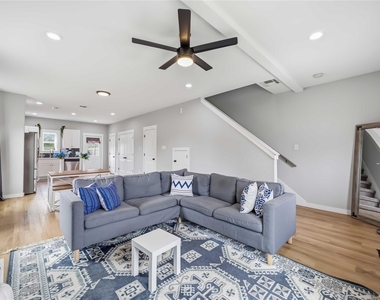 5403 Amy Street - Photo Thumbnail 6