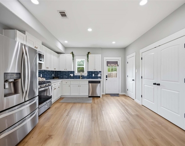 5403 Amy Street - Photo Thumbnail 3