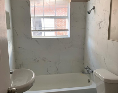 2112 Berry Street - Photo Thumbnail 10