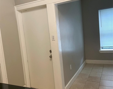 2112 Berry Street - Photo Thumbnail 9