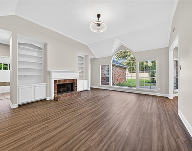2015 Rosalyn Court - Photo Thumbnail 9