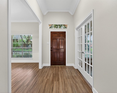 2015 Rosalyn Court - Photo Thumbnail 3