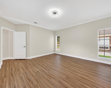 2015 Rosalyn Court - Photo Thumbnail 17