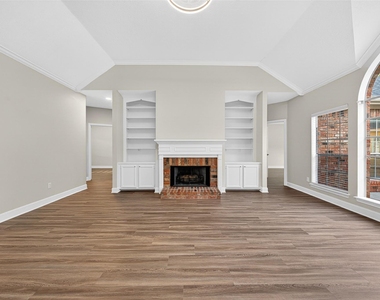 2015 Rosalyn Court - Photo Thumbnail 11