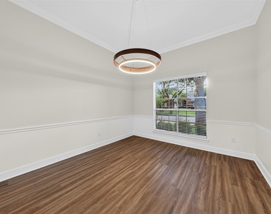 2015 Rosalyn Court - Photo Thumbnail 4
