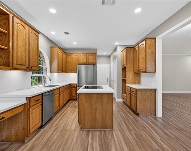 2015 Rosalyn Court - Photo Thumbnail 12
