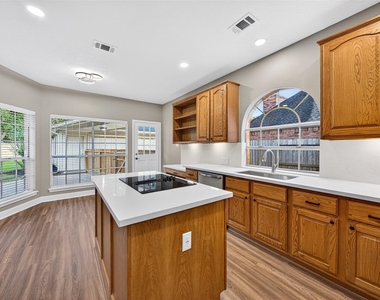 2015 Rosalyn Court - Photo Thumbnail 14