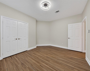 2015 Rosalyn Court - Photo Thumbnail 25