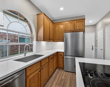 2015 Rosalyn Court - Photo Thumbnail 13