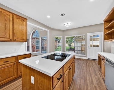 2015 Rosalyn Court - Photo Thumbnail 15