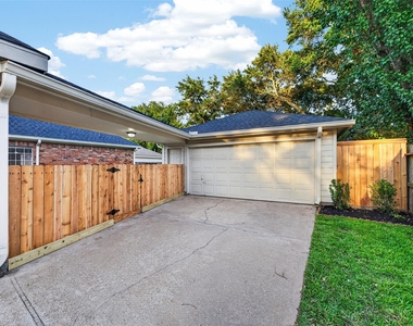 2015 Rosalyn Court - Photo Thumbnail 2