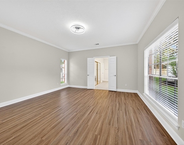 2015 Rosalyn Court - Photo Thumbnail 16
