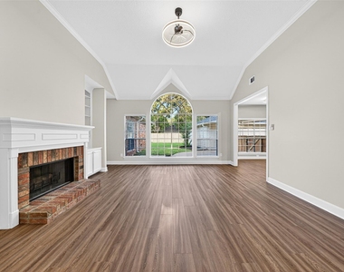 2015 Rosalyn Court - Photo Thumbnail 8