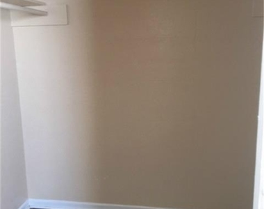 275 N 7th Street - Photo Thumbnail 6