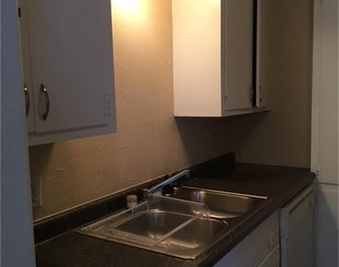 275 N 7th Street - Photo Thumbnail 2