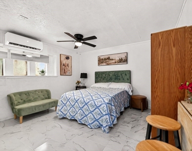 29403 Raestone Street - Photo Thumbnail 3