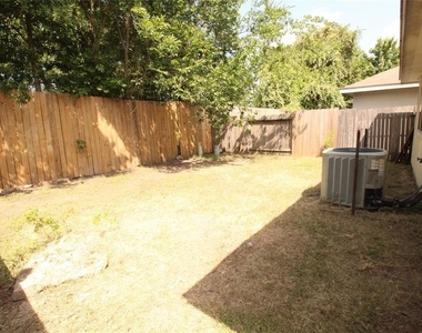 15427 Bammel Fields Court - Photo Thumbnail 12