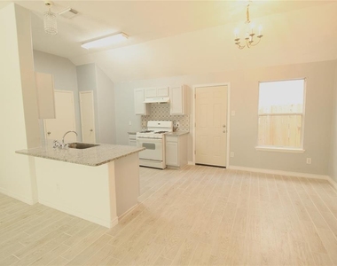 15427 Bammel Fields Court - Photo Thumbnail 4