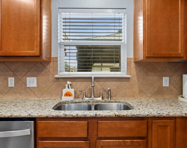 9426 Palomino Path - Photo Thumbnail 12