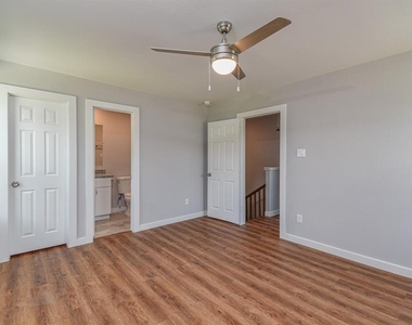 7954 Nashville Street - Photo Thumbnail 3