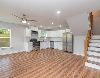 7954 Nashville Street - Photo Thumbnail 7