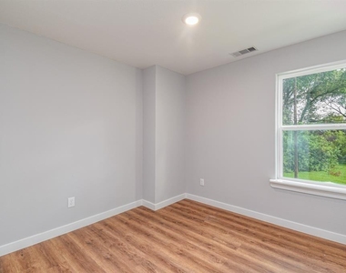 7954 Nashville Street - Photo Thumbnail 8