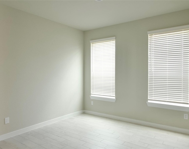 3207 Tilley Drive - Photo Thumbnail 21