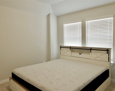 3207 Tilley Drive - Photo Thumbnail 32