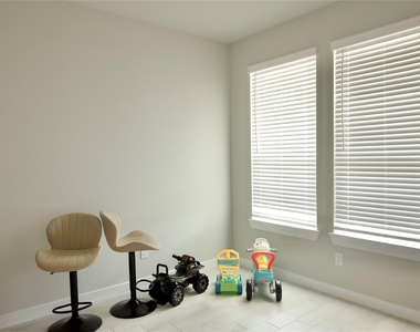 3207 Tilley Drive - Photo Thumbnail 5
