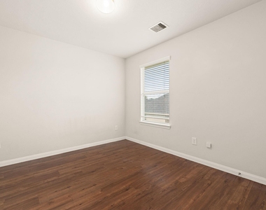 21415 Partha Way - Photo Thumbnail 24