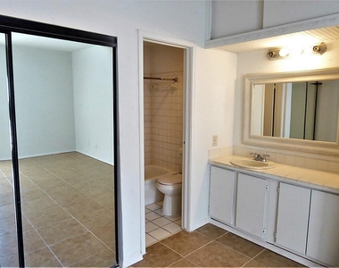 9707 Richmond Avenue - Photo Thumbnail 11
