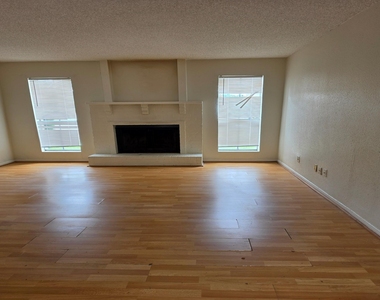 1500 Bay Area Boulevard - Photo Thumbnail 4