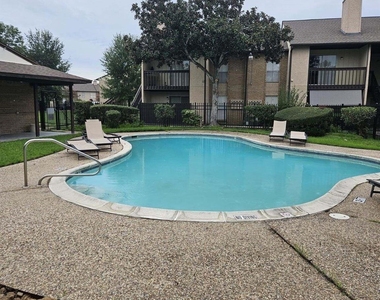 1500 Bay Area Boulevard - Photo Thumbnail 11