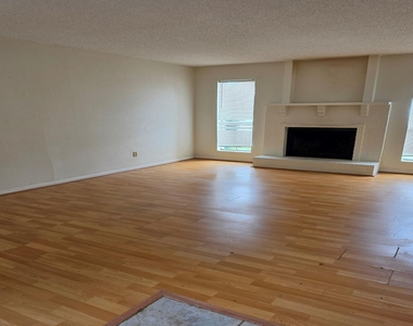 1500 Bay Area Boulevard - Photo Thumbnail 6
