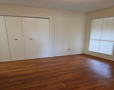 1500 Bay Area Boulevard - Photo Thumbnail 7