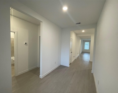 16503 Texas Palmetto Way - Photo Thumbnail 4
