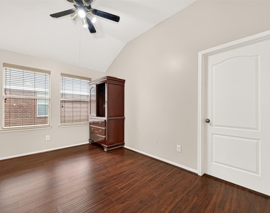 16107 Hitching Post Court - Photo Thumbnail 24