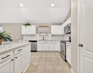 16107 Hitching Post Court - Photo Thumbnail 13