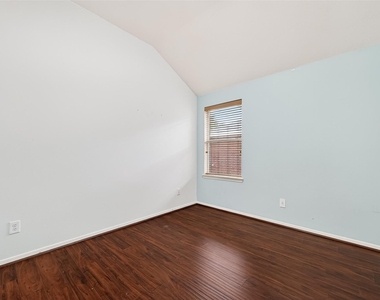 16107 Hitching Post Court - Photo Thumbnail 32