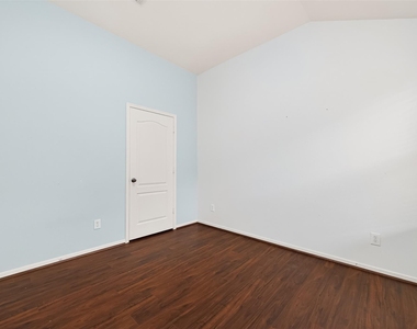 16107 Hitching Post Court - Photo Thumbnail 35