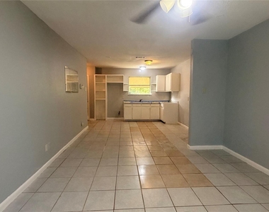 3007 Akard Street - Photo Thumbnail 1