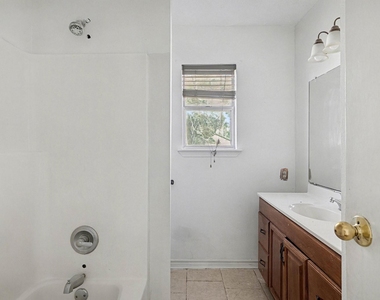 12215 Myrtle Avenue - Photo Thumbnail 12