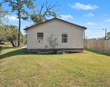 12215 Myrtle Avenue - Photo Thumbnail 15