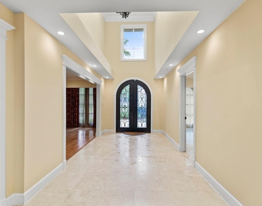 11518 Summerhill Lane - Photo Thumbnail 2
