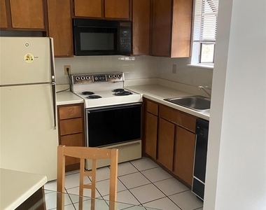 7901 Cambridge Street - Photo Thumbnail 6