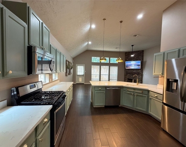 903 Cascade Ridge - Photo Thumbnail 6