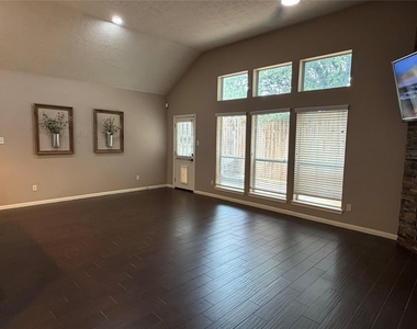 903 Cascade Ridge - Photo Thumbnail 5