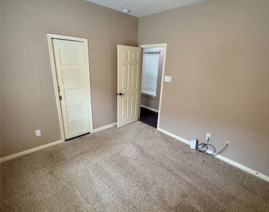 903 Cascade Ridge - Photo Thumbnail 17