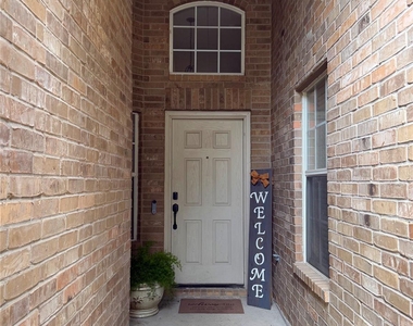 903 Cascade Ridge - Photo Thumbnail 2