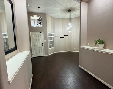 903 Cascade Ridge - Photo Thumbnail 3